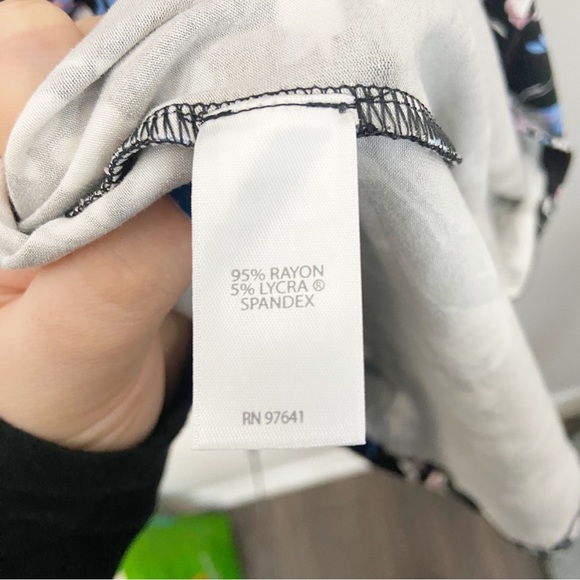 J. Jill Wearever Relaxed Two-Pocket T-Shirt Dress Floral - Picture 6 of 9